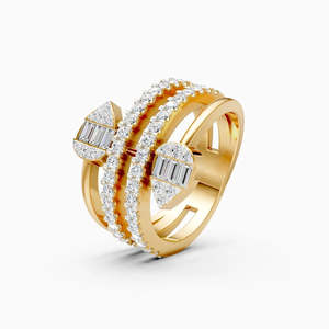 Anillo Espiral Triple con Diamantes en Forma de Pera y Baguette, con Diamante Cultivado en Laboratorio de 0.95 Ct |   En oro amarillo, blanco y rosa de 9 quilates - Product Image 1