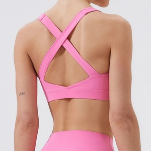 Soutien-gorge de sport léger sans couture à soutien élevé pour femmes séchage rapide Gym Fitness Wear Cross Stripe Design réversible grande taille avant - Product Image 4
