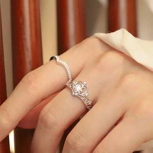 Excelente anillo de mujer Moissanite Gemstone con oro vendido de 18K Anillo de regalo de mujer de alta calidad en ocasiones especiales y festivales - Product Image 6