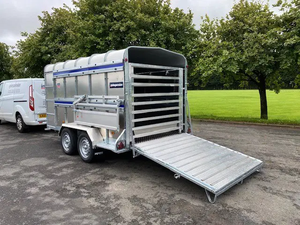 Remorque Premium pour Chevaux d'Élevage à Vendre avec Essieu Triple de 14 Pieds, Capacité de 3500 kg et Portes Centrales Amovibles - Product Image 4