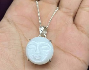 Fabriqué à la main 925 argent plaqué or pleine lune visage forme arc-en-ciel pierre de lune pendentif avec chaîne 10MM broche ensemble pour anniversaire - Product Image 1