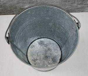 Seau en métal galvanisé de conception martelée classique pour la maison jardin Antique sol planteur Pots de fleurs et jardinière utiliser suspendu - Product Image 5