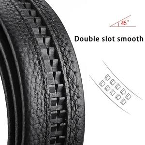 Vente en gros de ceintures en cuir haut de gamme style décontracté en stock boîte avec couleur jaune or - Product Image 2