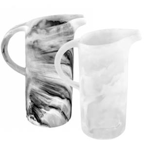 Jarra de Bebidas Moderna de Resina Faizacraft, Jarra Duradera y Artística para Agua y Jugos, Vajilla Sofisticada para Fiestas - Product Image 1