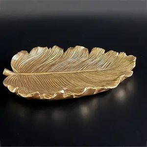 Bol décoratif en forme de feuille de gingko doré Plateau en résine Plateau de service élégant en forme de feuille Centre de table de luxe Décor de table élégant pour la maison - Product Image 5