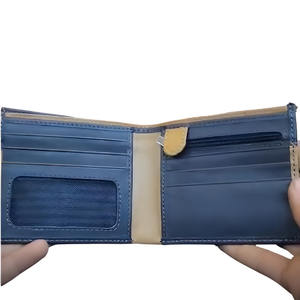 Portefeuille en cuir bleu et beige fin et élégant pour homme, porte-cartes multi-fentes et organisateur d'argent avec finition lisse - Product Image 2