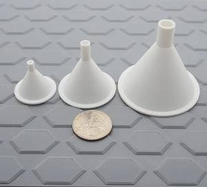 Juego de mini embudos para transferencia precisa de líquidos y polvos sin derrames, diseño compacto y ligero, ideal para manualidades con botellas y uso doméstico. - Product Image 1