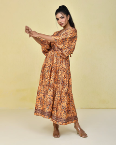 Robe d'automne vintage en coton à manches longues avec boutons sur le devant et col en V, parfaite pour les sorties décontractées. - Product Image 5