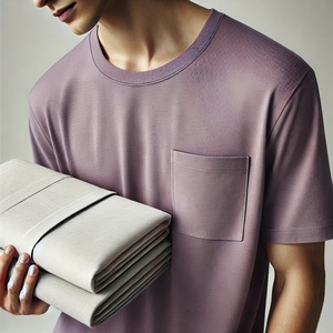 Camiseta de Cuello Alto para Hombre, Marca Privada, 100% Algodón, Ajuste Regular Cómodo, 200 Gramos, Diseño Personalizable, Patrón Liso - Product Image 4