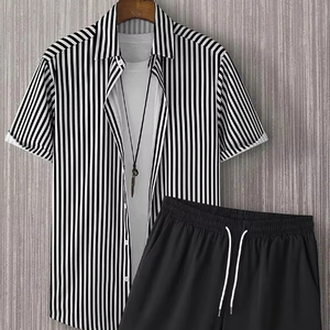 Conjunto de Camiseta y Pantalones Cortos de Forro Polar Transpirable con Estampado de Serigrafía en Poliéster/Algodón, Casual, Elegante y de Alta Calidad para Hombre - Product Image 1