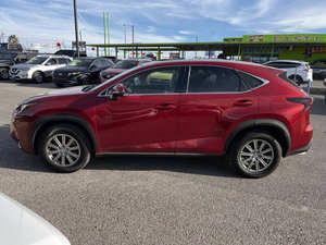 Lexus NX 200t 2017 en parfait état - Product Image 4