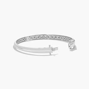 Bracelet manchette ovale en diamant avec sertissage fantaisie pour toutes les occasions - Product Image 4