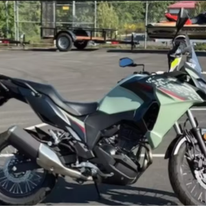 COMPRE una Motocicleta Deportiva de Turismo FOR-Kawasakis KLE300CRFAL 2026 LISTA PARA CONDUCIR en Venta - Product Image 1