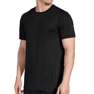 Camiseta ajustada de manga corta con cuello redondo - Product Image 4