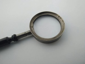 Lupa de Latón Hecha a Mano de Estilo Antiguo con Mango de Madera Negra para Leer, Lupa de Mano con Lente de Vidrio Óptico - Product Image 5