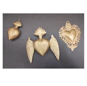 Adorno de corazón sagrado de metal adorno colgante de Navidad para decoración del hogar de vacaciones - Product Image 6