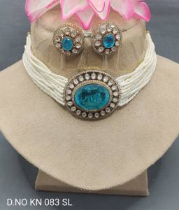 ชุดสร้อยคอแบบคลาสสิกประดับมอยส์ซาไนต์ เมฮันดี คันดัน ประดับเพชรซิร์คอนบนทองเหลือง สำหรับงานปาร์ตี้-SKU KN 083 SL/D-4 - Product Image 2