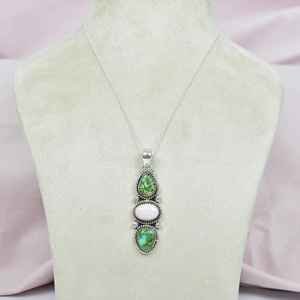 Collar con colgante de oruga de plata esterlina turquesa dorado Sonoran hecho a mano, cadena ajustable de 18 pulgadas - Product Image 2