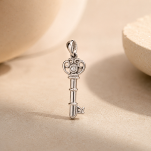 Pendentif fin en forme de plume avec breloque CZ - Product Image 2