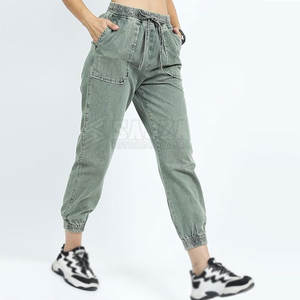 Joggers lavados con ácido para mujer hechos con materiales de alta calidad fabricados en Pakistán para un aspecto de moda único - Product Image 4