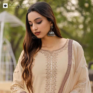 Lanzamiento de nuevo diseñador Festival Wear Heavy Pure Viscose Print & Hand Work Top con cuello redondo e inferior con estampado de organza Dupatta - Product Image 1