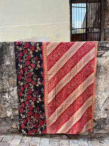 Edredón Reversible Kantha de Algodón Artesanal – Ropa de Cama de Doble Cara Hecha a Mano con Comodidad Ligera y Acogedora - Product Image 3