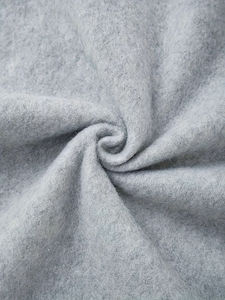 Sweat-shirt d'hiver pour femme en polyester/coton de haute qualité, col à capuche décontracté, respirant, personnalisé, doublure courte sur le devant, fabriqué au Pakistan - Product Image 4