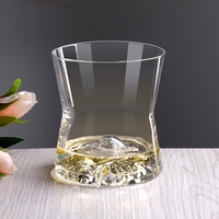 Verre à Whisky Style Volcan en Cristal sans Plomb Soufflé à la Main, en Verre Borosilicate avec Base Montagne 3D, Personnalisable OEM ODM