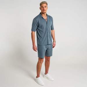 Chemise coupe décontractée en ardoise-Design en tissu texturé avec ourlet pour un look élégant et confortable, décontracté, streetwear - Product Image 1