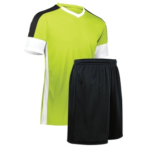 Uniformes de football de l'équipe athlétique maillot de football sublimé personnalisé fabriqué au Pakistan ensembles d'uniformes de football - Product Image 2