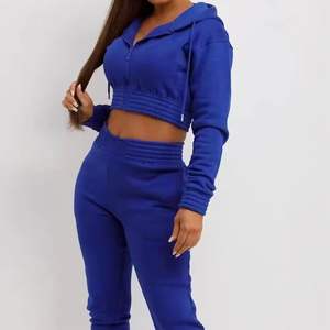 Ensemble 2 pièces pour femmes, haut court à capuche et short, printemps, OEM |   Tissu éponge Appliqué Anti-boulochage Style urbain Haute qualité - Product Image 6