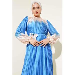 Robe en satin plissé bicolore indigo - Product Image 1