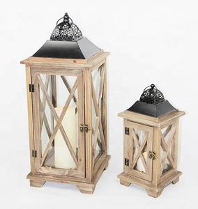 Lanterne à bougie en bois personnalisée de nouvelle collection avec dessus en métal Bougeoir décoratif en bois pour la maison disponible à un prix abordable - Product Image 2