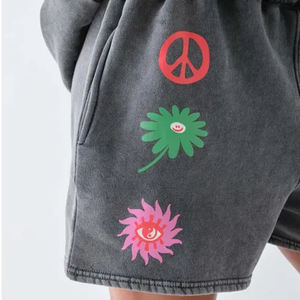 Short de survêtement à imprimé bouffant de rue en couleur grise Meilleur matériau Prix de gros avec propre logo Meilleur prix Les femmes portent des shorts de jure - Product Image 3