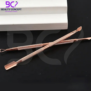 Ensemble de 3 pièces en acier inoxydable pour enlever les peaux mortes, outils de manucure, poussoir à cuticules en or rose - Product Image 5