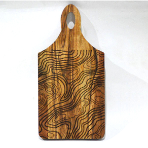 Planche à découper réversible en bois pour une utilisation polyvalente conçue avec des côtés plats et rainurés pour couper et servir - Product Image 6