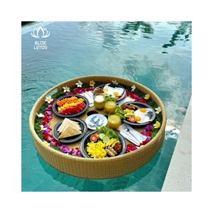 Expérience de salle à manger de luxe à plateau flottant de style fait à la main à la piscine et au spa - Product Image 1