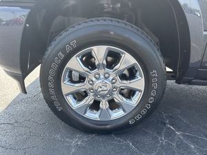 CLean Great deal ..Used 2022 R A M 2 5 0 0 L I M I T E D C R E W C A B 4 W D - Product Image 6