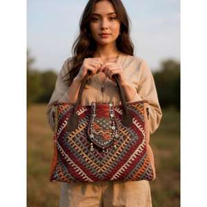 Sac fourre-tout en coton brodé à la main Sac à bandoulière de style bohème pour femmes et filles disponible au prix d'usine - Product Image 1