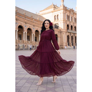 Robe de soirée et de banquet en mousseline de soie bordeaux superposée, coupe trapèze, avec décoration de sequins et taille empire - Product Image 1