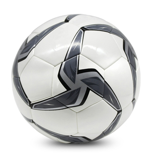 Ballon de football d'entraînement Power Hint en cuir PU de haute qualité, durable, design blanc et noir. - Product Image 4