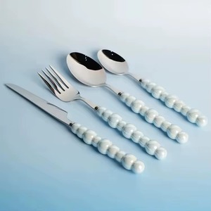 Juego de Cubiertos de Lujo con Hermosas Mangas, Ideal para Regalos, Cenas en Casa, Bodas, Aniversarios, Recepciones y Celebraciones - Product Image 4