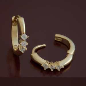 Pendientes Colgantes de Aro de Plata 92.5 con Baño de Oro, Diseño Geométrico, Diamante y Perla como Piedras Principales, para Bodas y Fiestas - Product Image 6