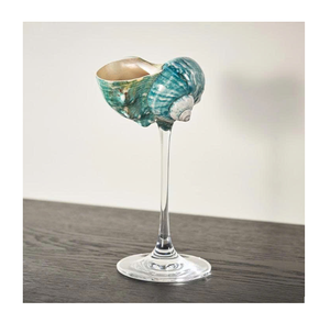 Premium Turbo Seashell Glass Cup Producto hecho a mano auténtico Diseño elegante Perfecto para la decoración del comedor - Product Image 1