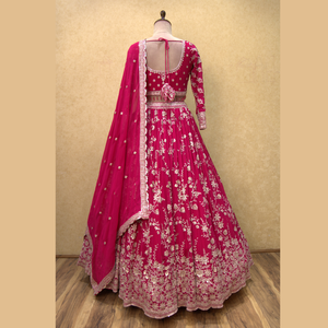 Elégant Design Queen Pink Georgette Lehenga Mettant en vedette Rich Zari Broderie avec Heavy dupatta Direct India au prix de gros - Product Image 4