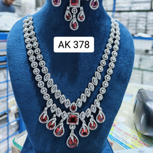 Ensemble de bijoux en laiton élégant pour femmes avec collier et boucles d'oreilles de luxe en diamants américains Cadeau parfait pour les mariages et les fêtes - Product Image 1