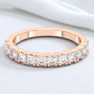 Anillo de Bodas de corte redondo de 0,80 quilates, Diamante cultivado en laboratorio, conjunto de pavé de eternidad completo, hecho en plata de ley para mujer - Product Image 6