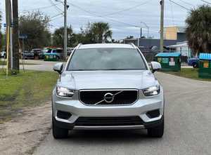Volvo XC40 T5 Momentum 2019 d'occasion en excellent état, transmission automatique - Product Image 1