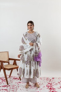 Vêtements indiens et pakistanais de haute qualité Lavande Anar Suit Set Stylish Kurti & Pants Direct From Manufacturer - Product Image 3