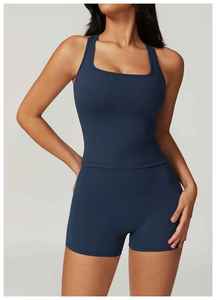 ชุดออกกำลังกาย 2 ชิ้น เสื้อครอปแขนกุดรัดรูปพิมพ์โลโก้ตามสั่งสำหรับผู้หญิง กางเกงขาสั้นรัดรูป ชุดโยคะ ชุดฟิตเนส บราออกกำลังกาย - Product Image 2